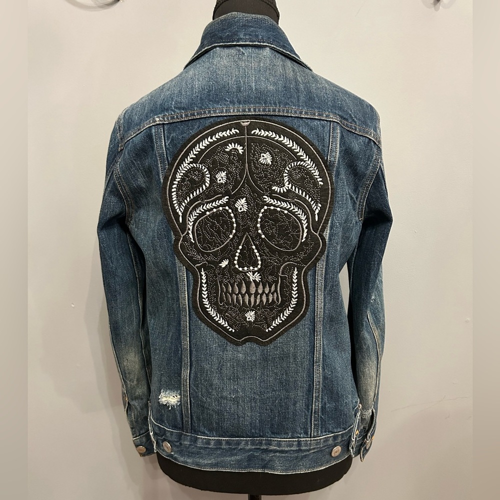Skull Embellished Levi’s Jean Jacket, size S